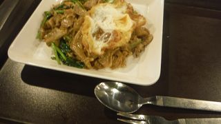 いろいろ選べるフードコート