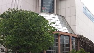 駅からは近いのに