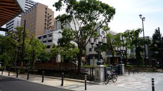 用水路添いに遊歩道になっています