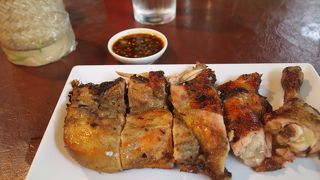 安くてうまい、ガイヤーンと北タイ料理の店