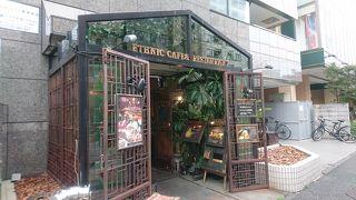 コスパ良し！タイ料理とインド料理のランチブッフェ。