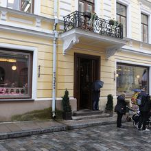 歴史を感じさせる建物です。