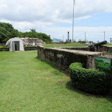 先ほど下から見上げた、要塞北西分の突端へ向かいます
