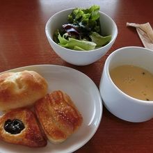 デニッシュ系のパンが美味しい。パンは小さめ何回も来てくれます