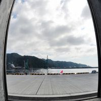 陸中海岸グランドホテル　不思議な壁から見る釜石港