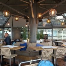 雨だったので、お客さんもまばらです。