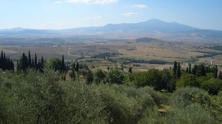 オルチャの谷の眺めは県道モンテアミータの展望台がお薦め