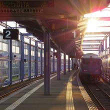 プラットホーム