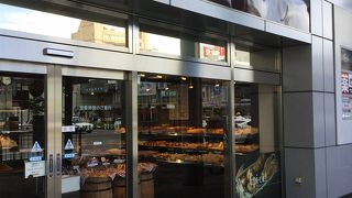 数少ないベーカリーショップ