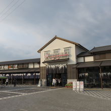 まだ綺麗な建物です