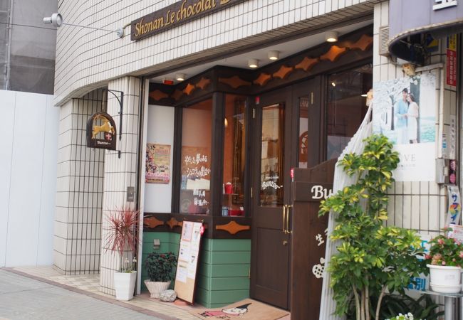 駅前ロータリーすぐ