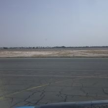飛行機から見た空港-何もない