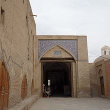 別名「奴隷の門」