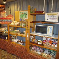 夕食は予約が必要です。予約なしだと食べるものは何も準備されて