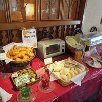 朝食は普通に準備されています。味覚は及第点です。