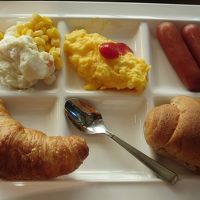 焼きたてクロワッサンはお一人様一個限りです。その他2種類のパ