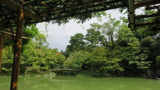 宮内庁のＨＰより簡単予約。