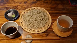 二種類のそばを組み合せた味比べ