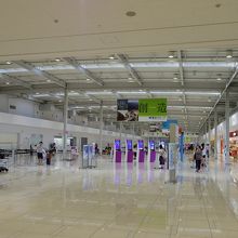 出発到着ロビー