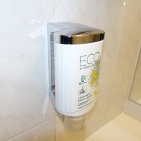 バスと洗面にあった液体ソープ、それとシャワーキャップのみ