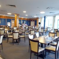 朝食ルーム、広さは十分