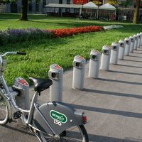 目前の利彫り公園、ビツィケル