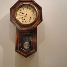 逆さ時計　文字盤の数字が逆