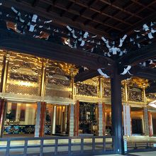 阿弥陀堂内にて