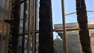 州議事堂のお隣