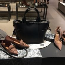 チャールズアンドキース 商品