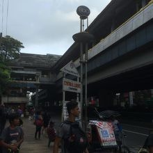 行き先別に階段が違うので注意