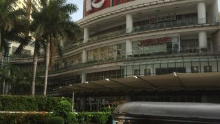 マラテ地区の巨大モール