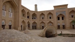 フツーのメドレセ