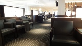 充実したビジネスラウンジ