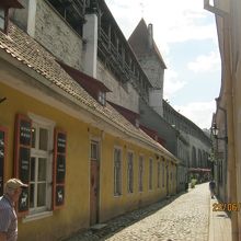 城壁とヘレマン塔です。