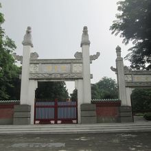 力行路からの入口