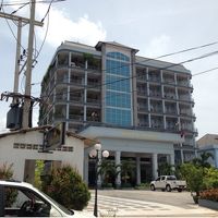 街中にあります。ビエンチャンの中心から歩いて行けますよ。