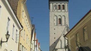 この通りもこの町ができたころからのとおりでしょう。