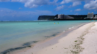 夕陽もステキなグアムを代表する美しいビーチ！！
