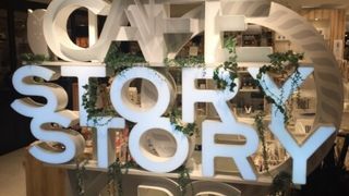 流行りのブックカフェ