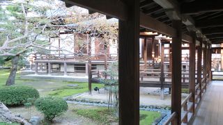 村雨の廊下に心惹かれました