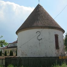 穀物倉庫かと思いました。