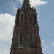 リエパーヤの町では最古の教会です。