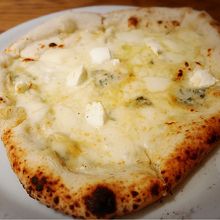 クアトロフォルマッジ