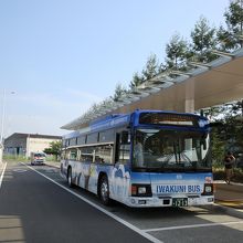 岩国空港に停車中のバス