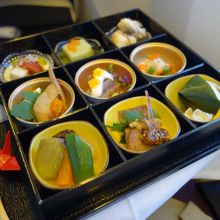 九つの小鉢膳！