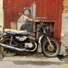 写真には写っていませんが、この辺りは人だかりができていました