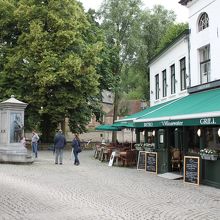 馬車が横を通って行きます