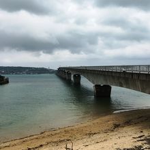 向こうに古宇利島