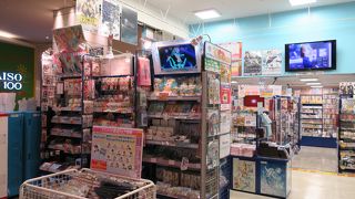 空港にもアニメイトが